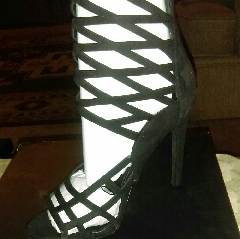 Black Beauty Heel
